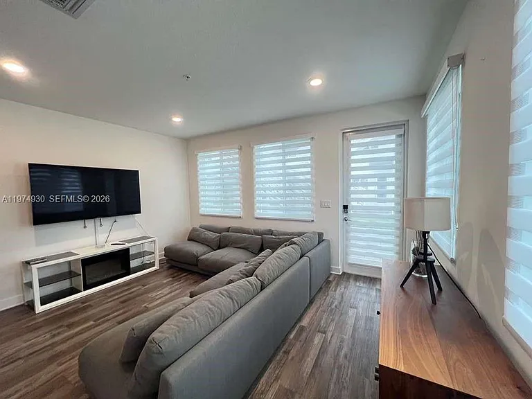 10229 NW 64th Ter #101 — Photo 3