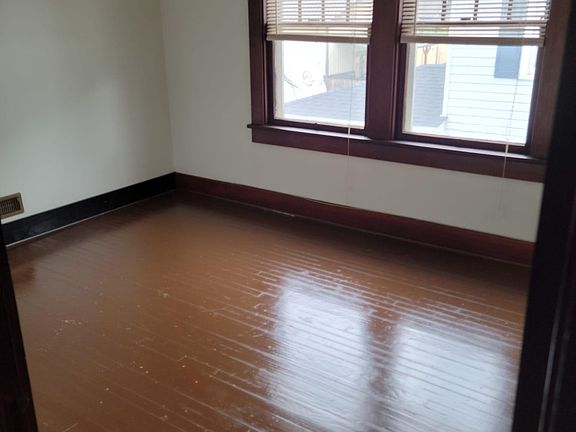 2nd image of 578 E Court St #B