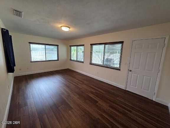 3rd image of 7 Shelly Way
