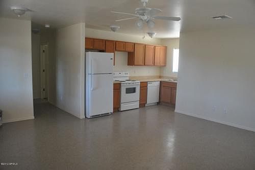 2nd image of 2608 E Marconi Ave