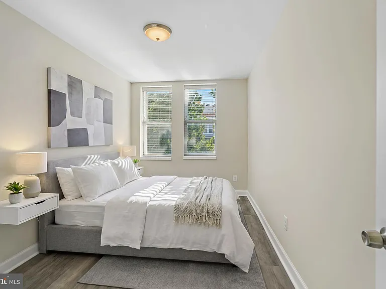 2509 Linden Ave #2 — Photo 17