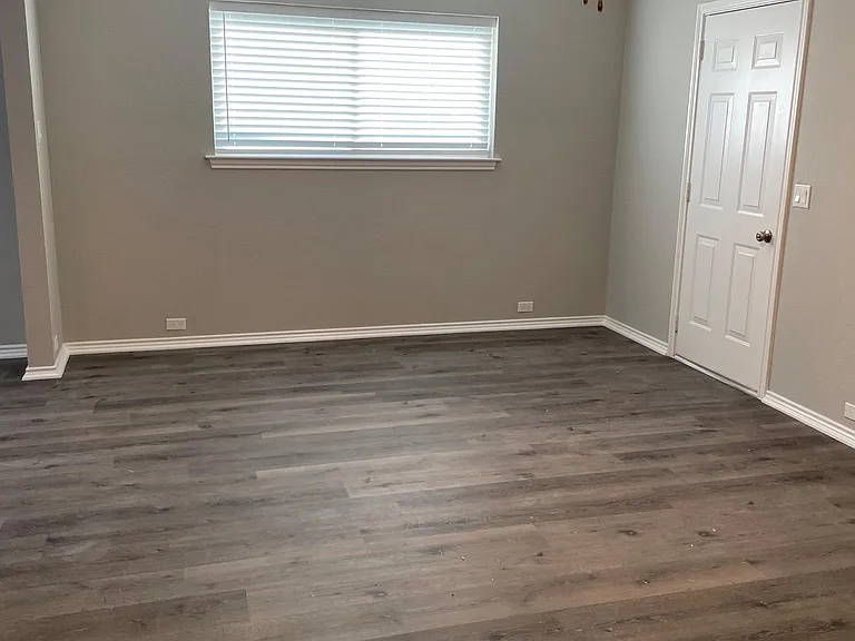 807 Rush Creek Dr — Photo 4