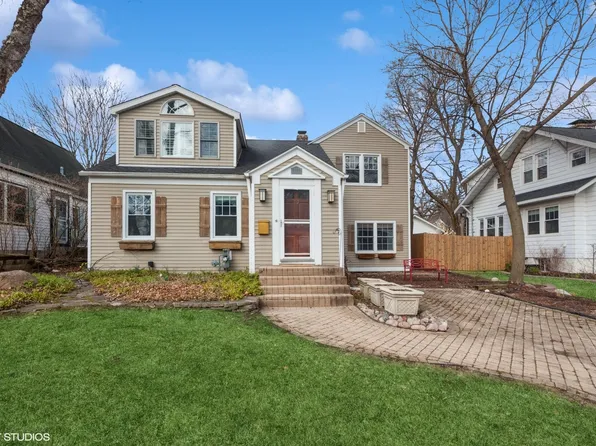 1031 Pine St, St Charles, IL 60174