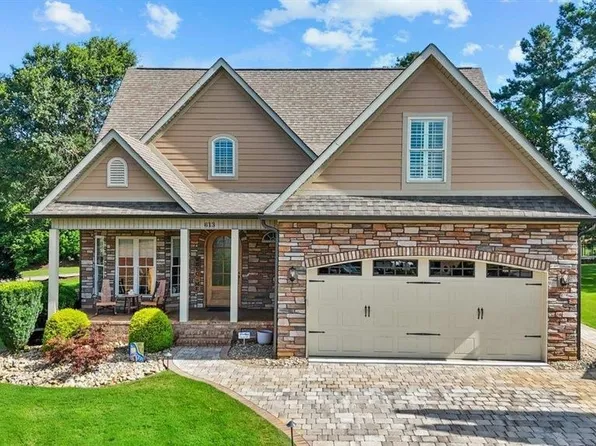 613 Belle Terre Ct, Inman, SC 29349