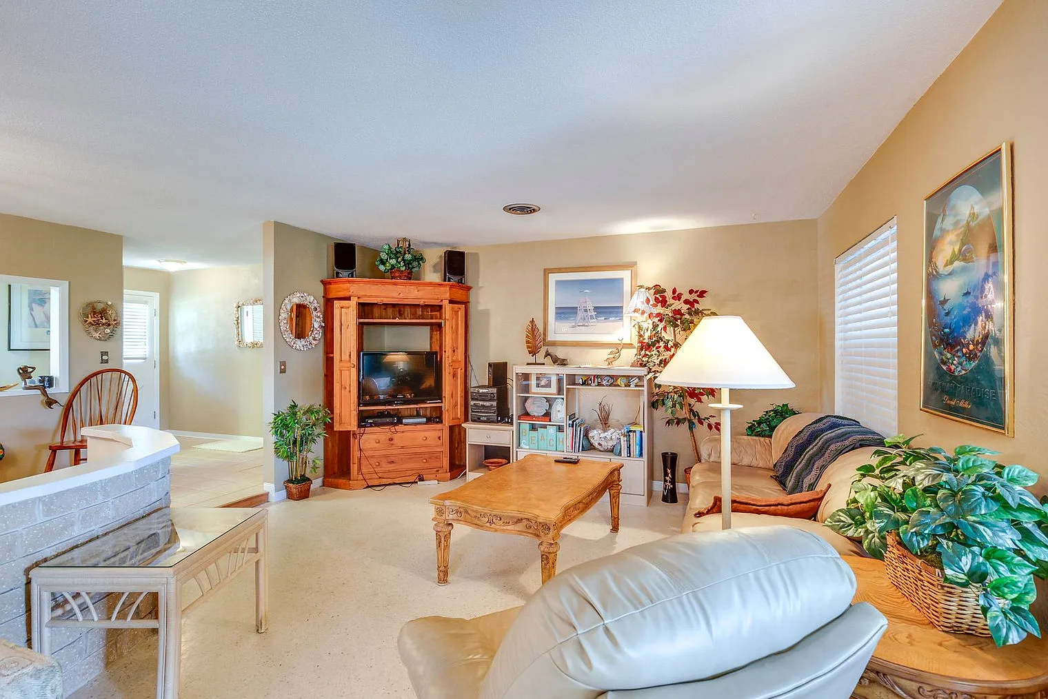 2 bed, 2.0 bath, 1636 sqft, $3,612 — Photo 2