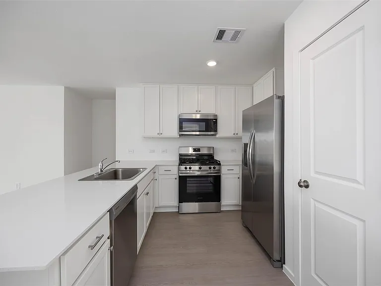 4930 Valencia Frst — Photo 9
