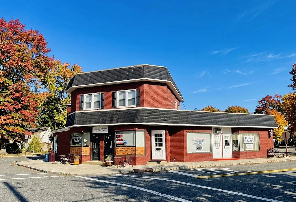 2 bed, $2,500 — Photo 1