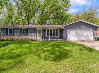 3328 Fair Oaks Dr, Kalamazoo, MI