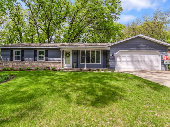 3328 Fair Oaks Dr, Kalamazoo, MI 49008