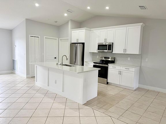 5th image of 5370 NW North Lanett Circle