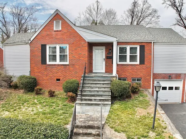 3121 Woodlawn Ave SW, Roanoke, VA 24015