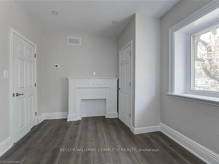 200 Park Ave #UPPER — Photo 29