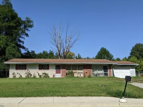 327 Pleasant Ridge Rd, Fairview Heights, IL 62208