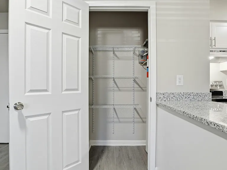 105 E Allen St #114 — Photo 5
