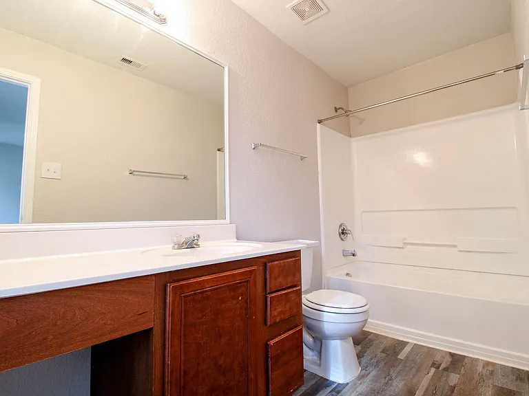 511 Mathis Mdw — Photo 22