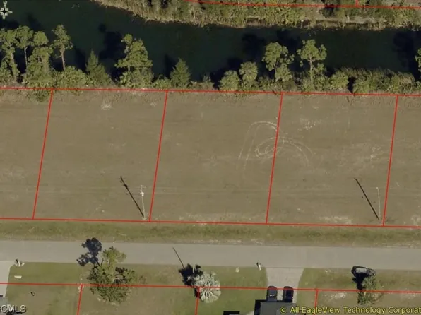 2121 NE 33rd Ter, Cape Coral, FL 33909