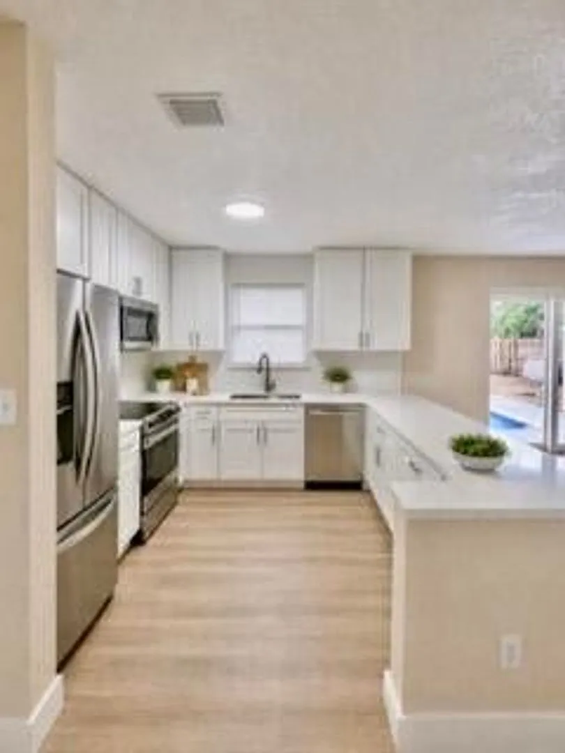 3112 SE 1ST Place, Boynton Beach, FL 33435 - 8215 — Photo 2