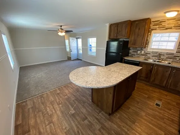 3 bed, 1216 sqft, $1,600 — Photo 4