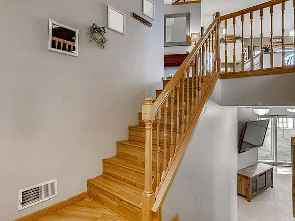 4th image of 5027 Edinburgh Way