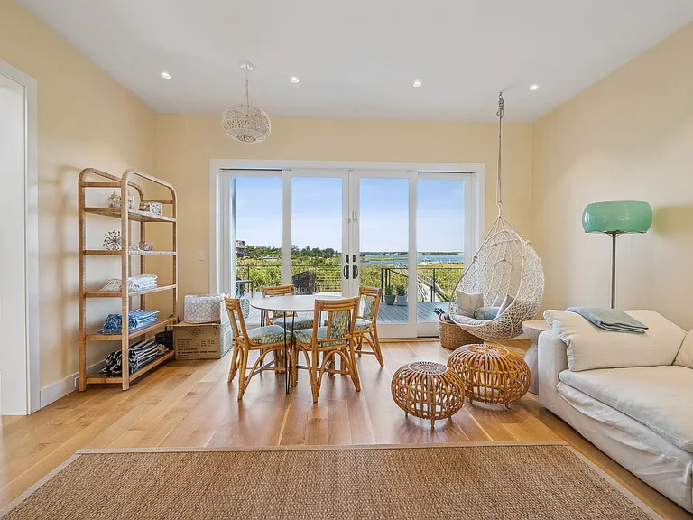 102 Dune Rd — Photo 13