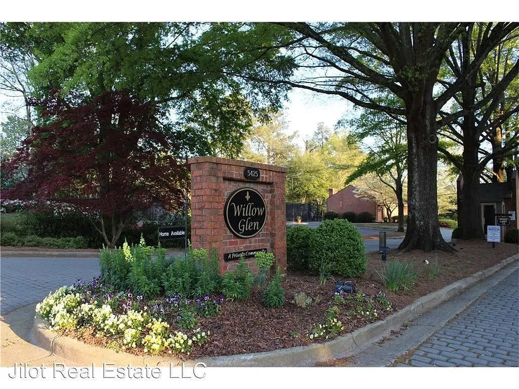 56 Willow Gln photo 1