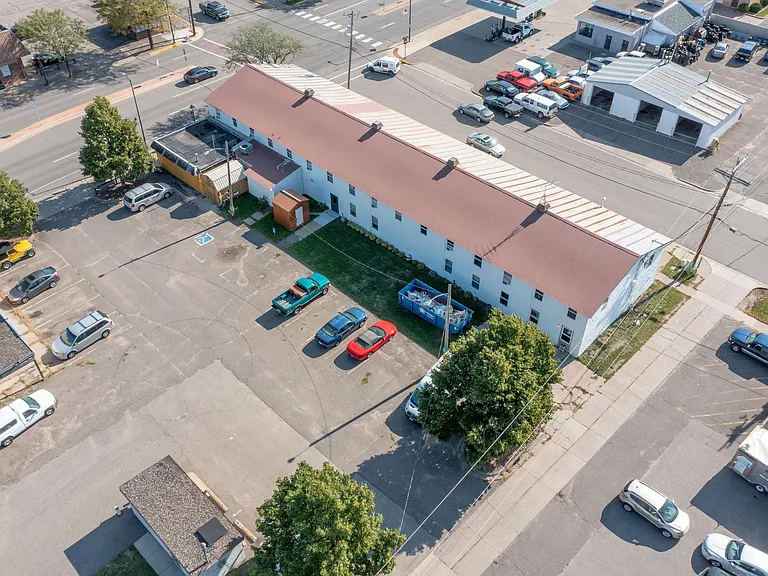 154 E Broadway St — Photo 26