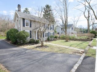 102 Woodbury Rd, Huntington, NY 11743