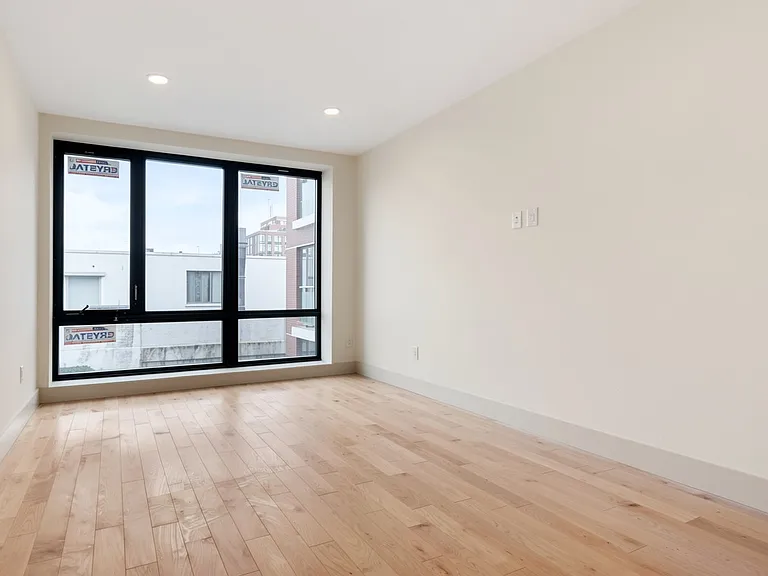 2301 41st Ave #2A — Photo 2
