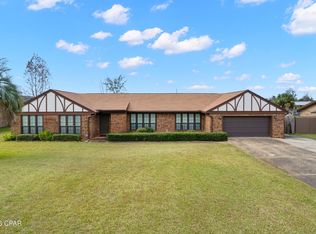 141 Jenks Cir, Panama City, FL 32405