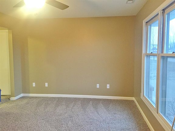 3rd image of 1507 Knoll Crest Dr