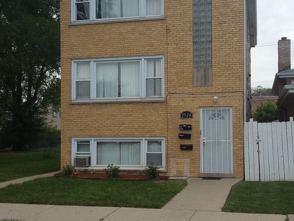 2nd image of 7524 W 63rd Pl