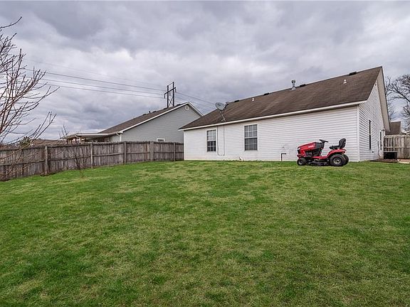 4th image of 902 Tunbridge Dr