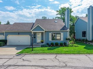 14 Pond Dr, Rocky River, OH 44116