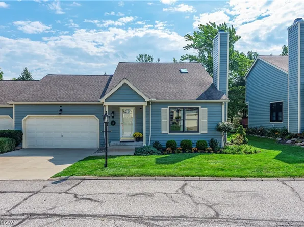 14 Pond Dr, Rocky River, OH 44116