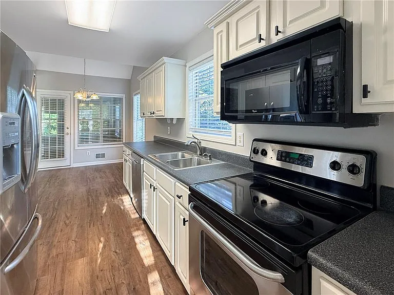 5885 Sarah Orr Ln — Photo 8