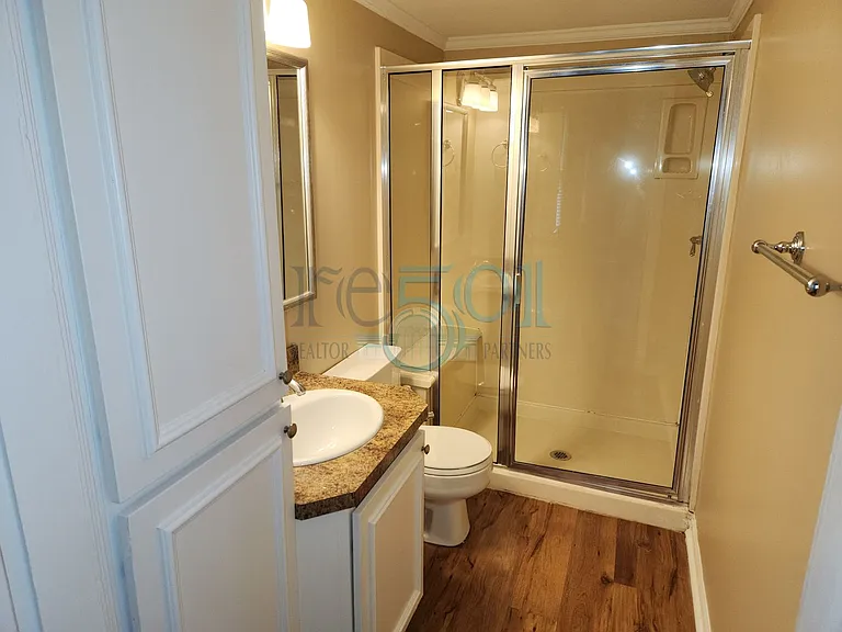 119 N Monroe St — Photo 35