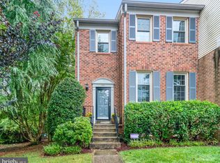 7825 Butterfield Ln, Annandale, VA 22003