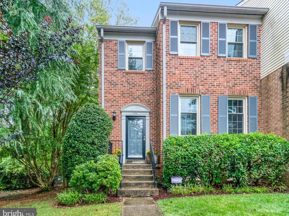 7825 Butterfield Ln, Annandale, VA 22003