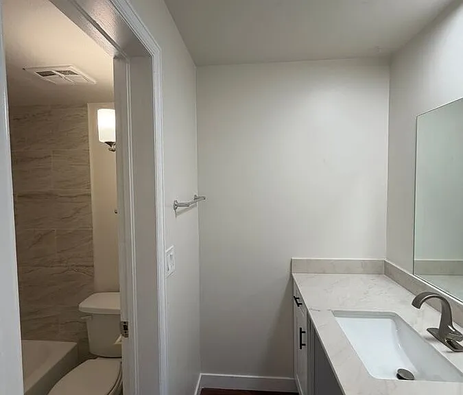 1060 Teller St #203 — Photo 10