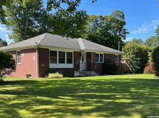 226 Main Ave, Mastic, NY 11950