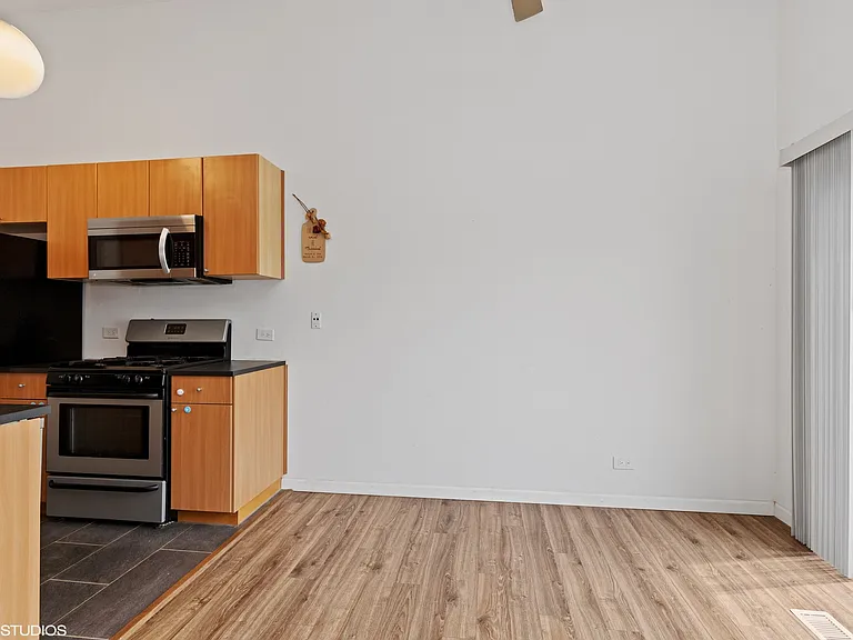 415 Tyler Ct #415 — Photo 7