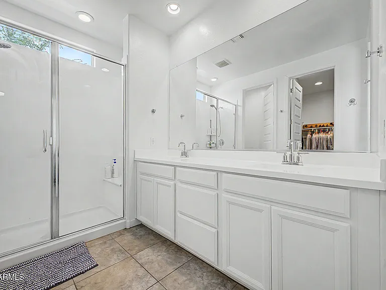 9012 W Solano Dr — Photo 16