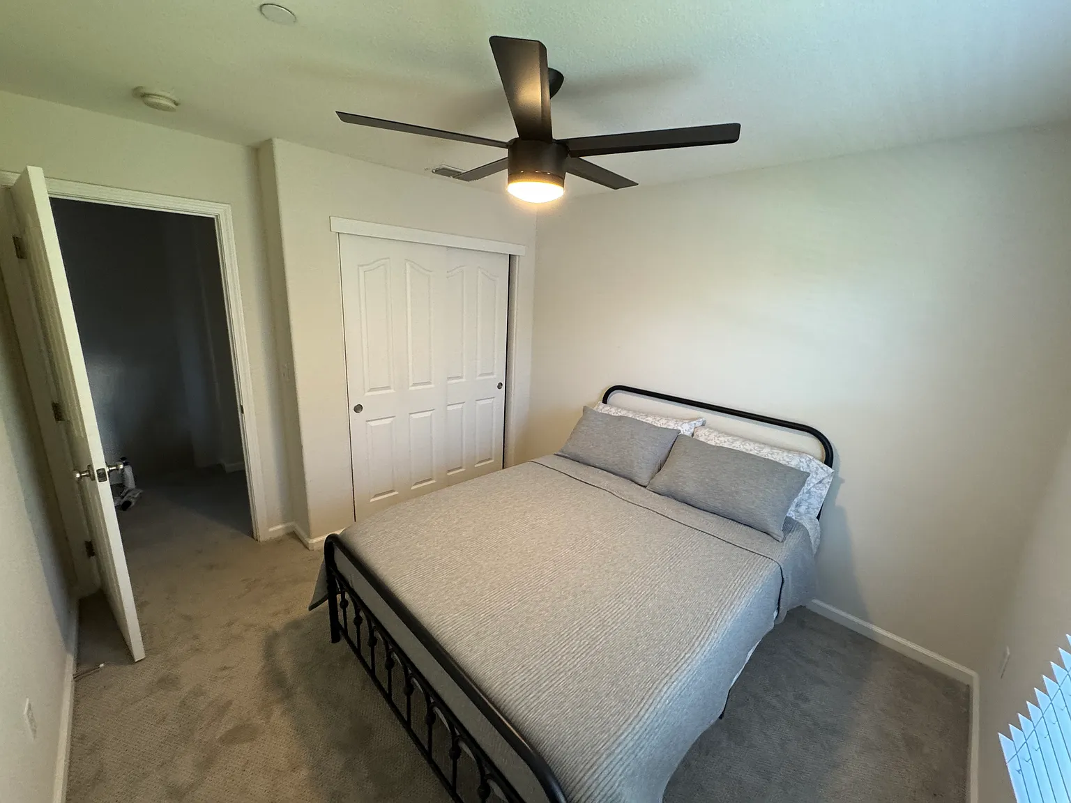 3 bed, 1747 sqft, $4,200 — Photo 3