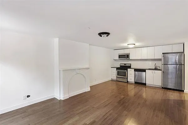 Rented by Golden Lioness Corp | media 11