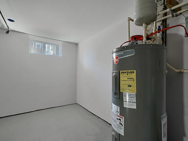 412 E Federal St — Photo 17