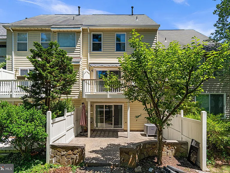 12087 Edgemere Cir — Photo 3