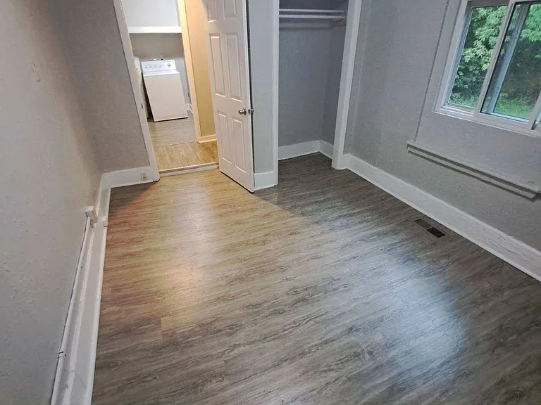 412 N Hawthorne St — Photo 14