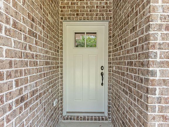 4th image of 703A Brock Ave