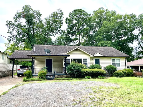 1425 Hargrove Rd E Photo 1