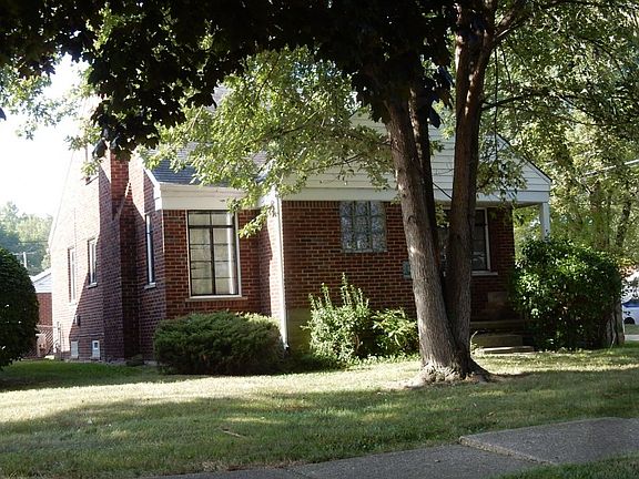 2nd image of 20602 Lochmoor St